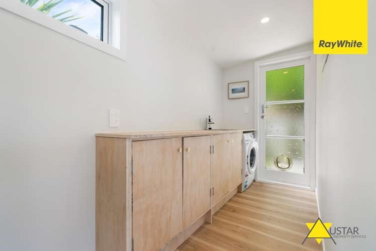 16 Piha Road Piha_14