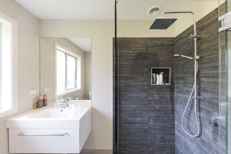 20 Highland View Drive Tokomaru_16