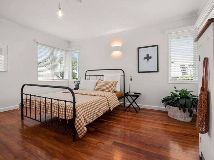 2/4 Calliope Road Devonport_3