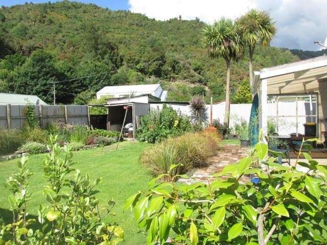 14 Broadway Reefton_3