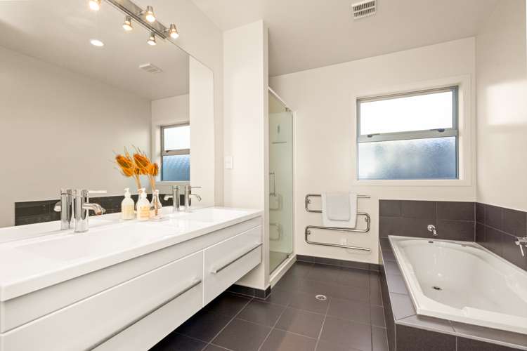 1c Ypres Street Greenmeadows_13