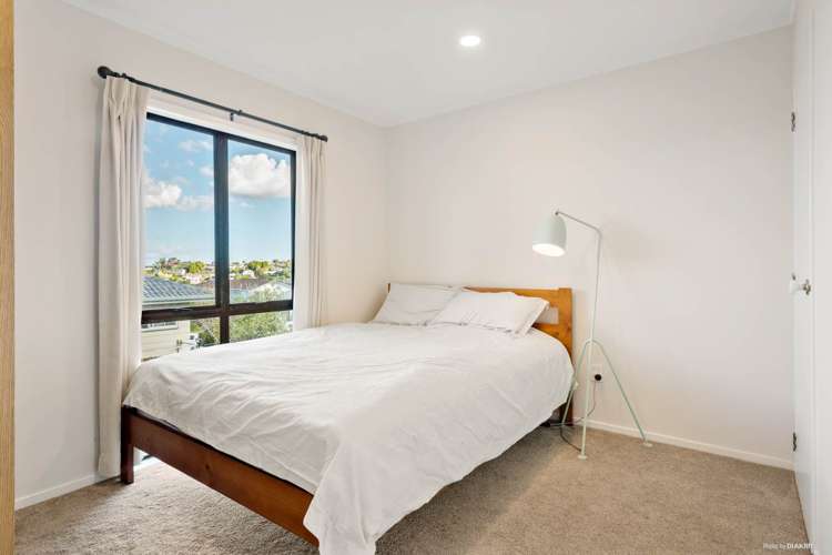 2/16 Cassandra Grove Totara Vale_14