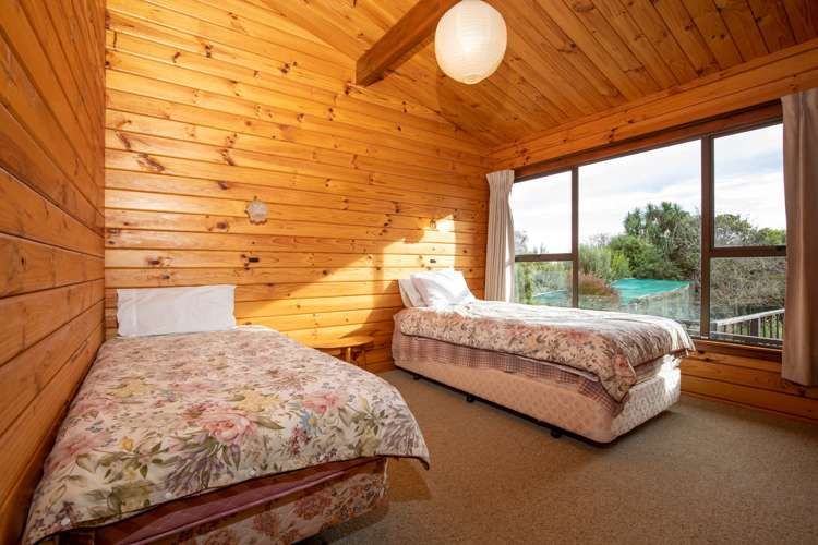 89 Pacific Drive Southbridge_9