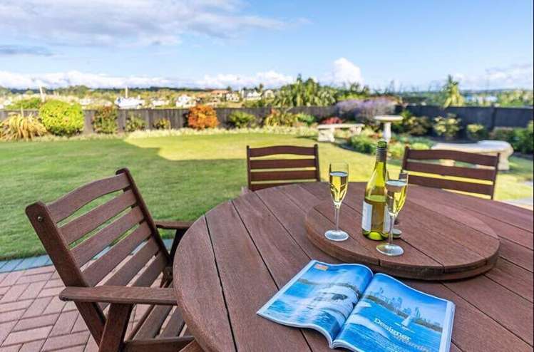 97 Pine Harbour Parade Beachlands_13