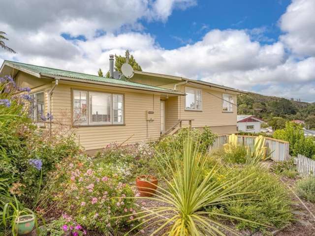 53 Lowry Crescent Stokes Valley_1