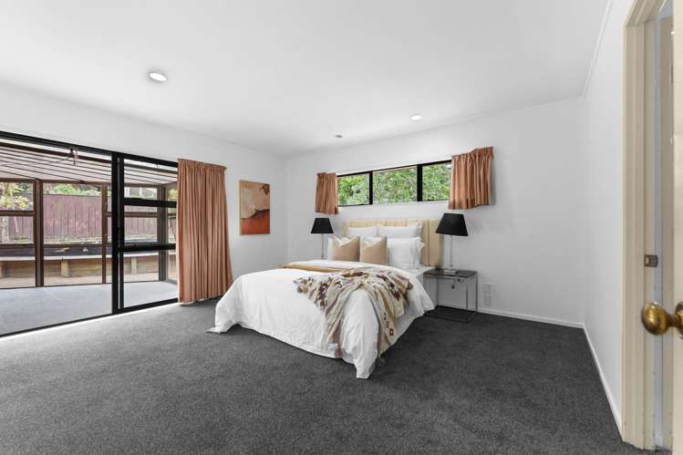 25 Lexington Drive Botany Downs_13