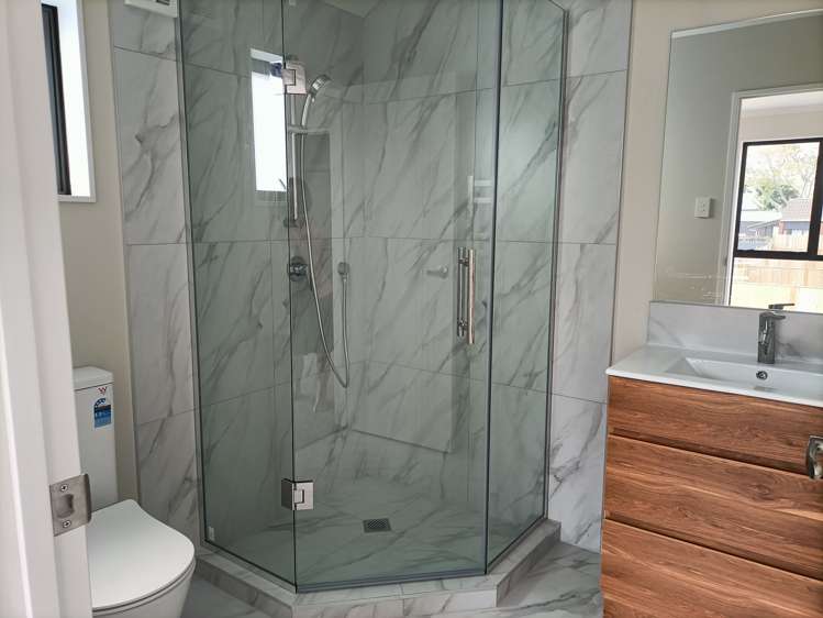 10b Roberts Road Te Atatu South_16