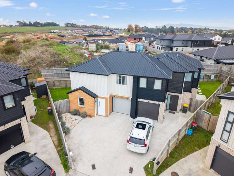 2/8 Mila Paige Close Glenview_33