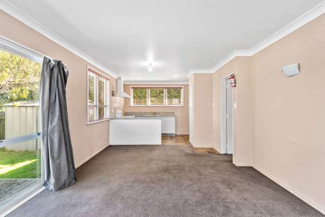 15a Henderson Crescent Parkvale_4