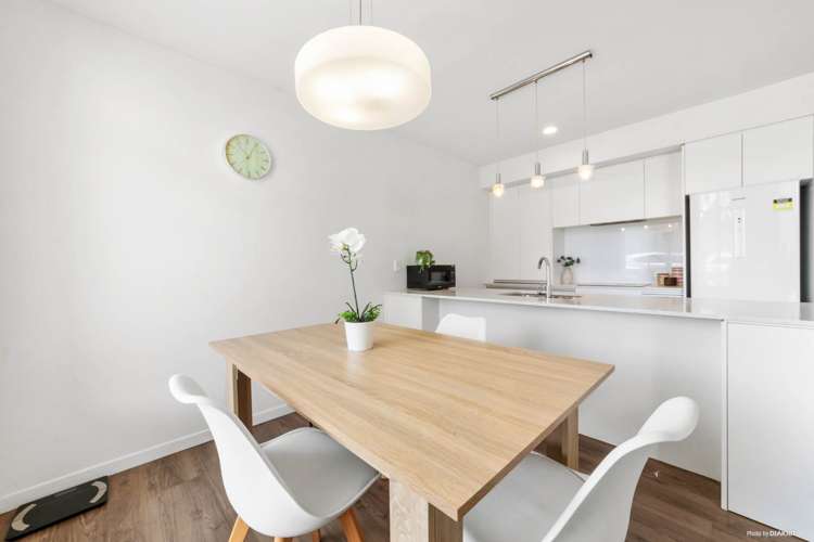 13 Bickerton Way Flat Bush_9