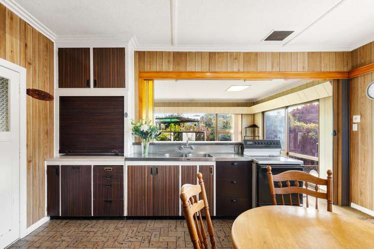 1412 Woodstock Avenue Mayfair_5