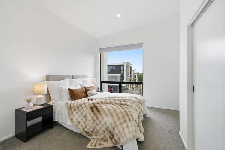 2/4 Glen Atkinson Street St Heliers_9