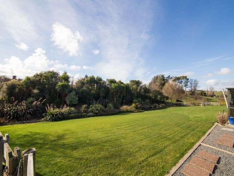 562 Lees Road Feilding_25