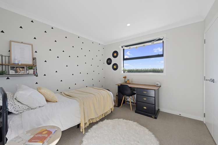 213 Ballintoy Park Drive Welcome Bay_17