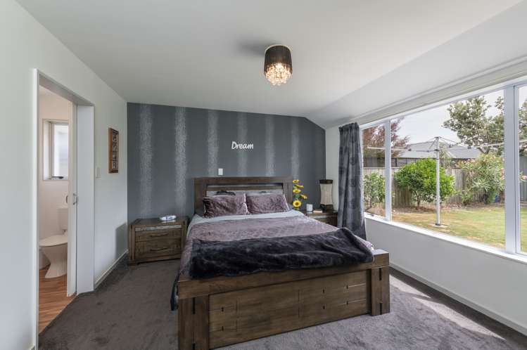 20 Bremner Crescent Stoke_14