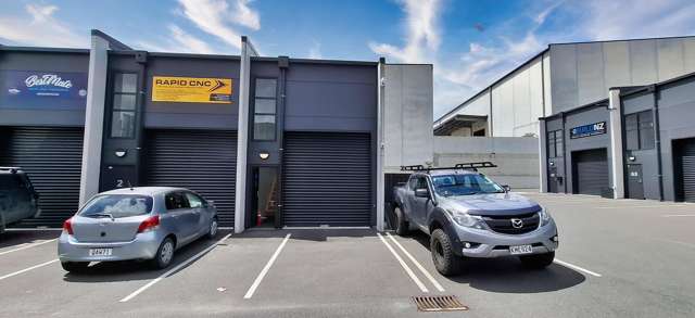 Modern 77sqm industrial unit – ready to lease!