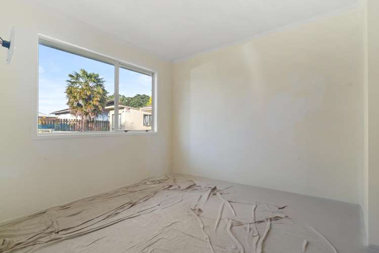 1/23 Frobisher Way Clendon Park_7