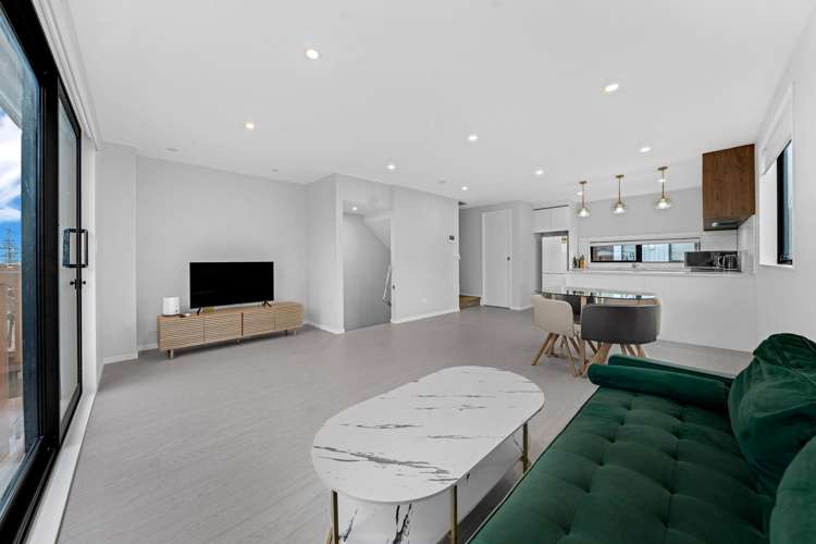 14/17 Parker Avenue New Lynn_7