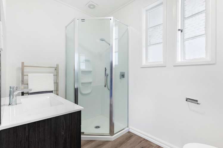 24 Thurleigh Grove Karori_12