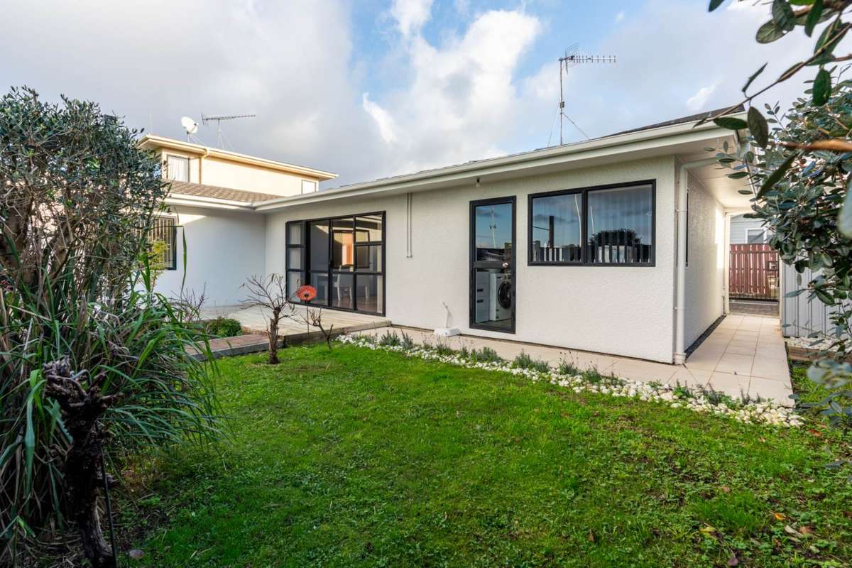 4/53A Abbotts Way_3