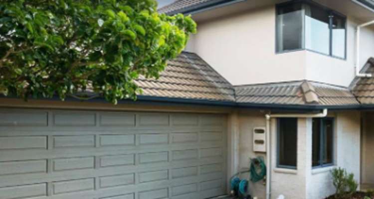 2/6 Eastern Beach Road_0