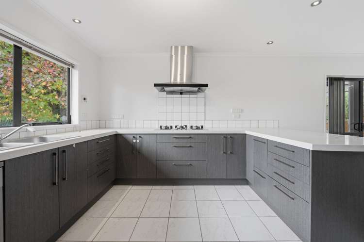 2 Spring Valley Place 10862_14
