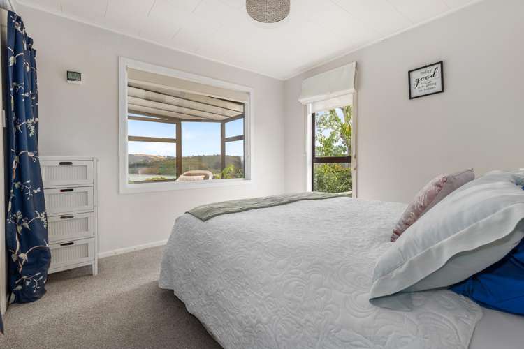 19 Forth Place Papakowhai_11