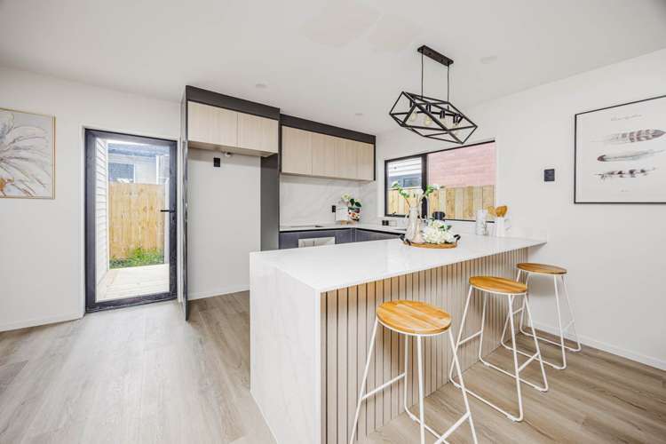 2/30 Sharland Avenue Manurewa_4