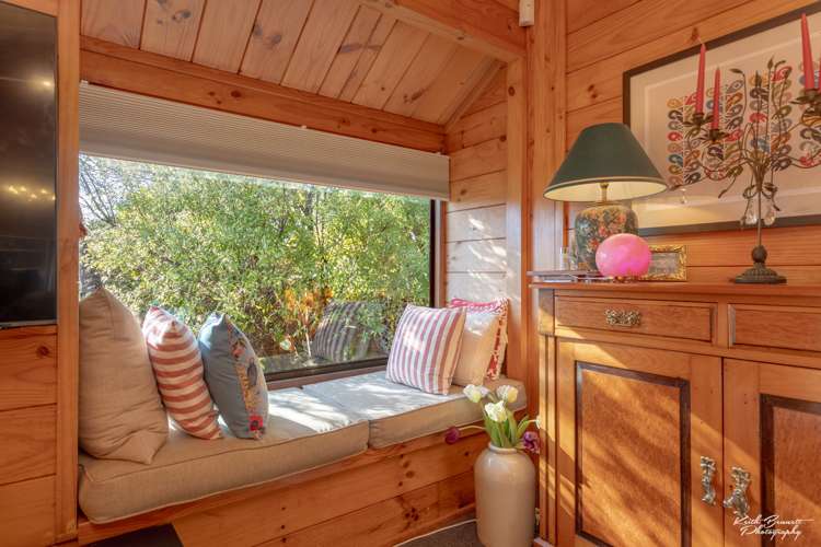 12 Whitechapel Grove Stokes Valley_12