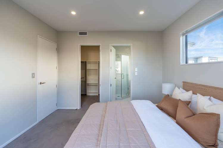 20 Headsail Drive Long Bay_21