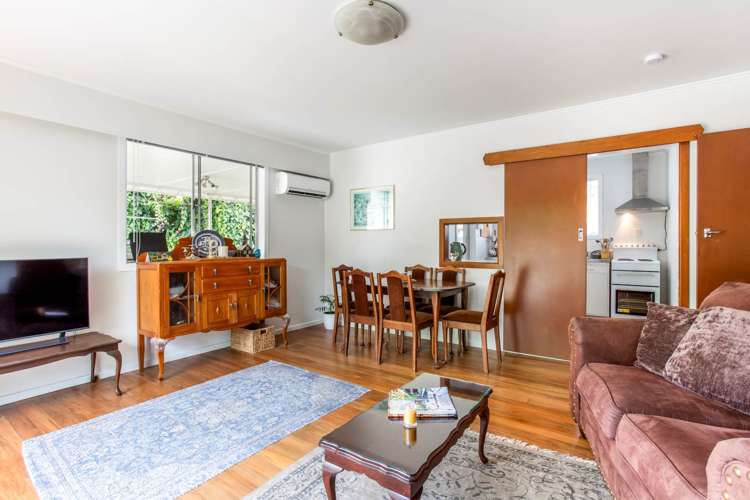 2/73 Vodanovich Road Te Atatu South_2