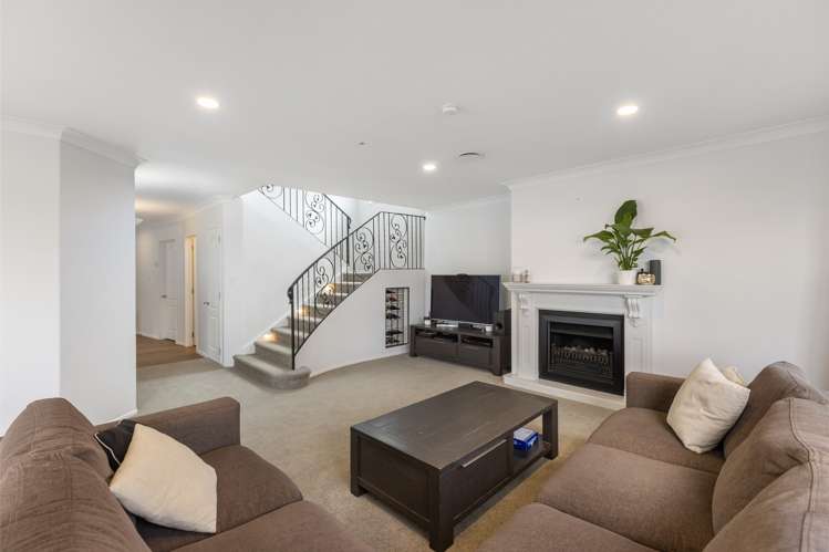 27 Saint Annes Crescent Wattle Downs_6