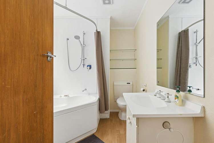 21A David Crescent Karori_10