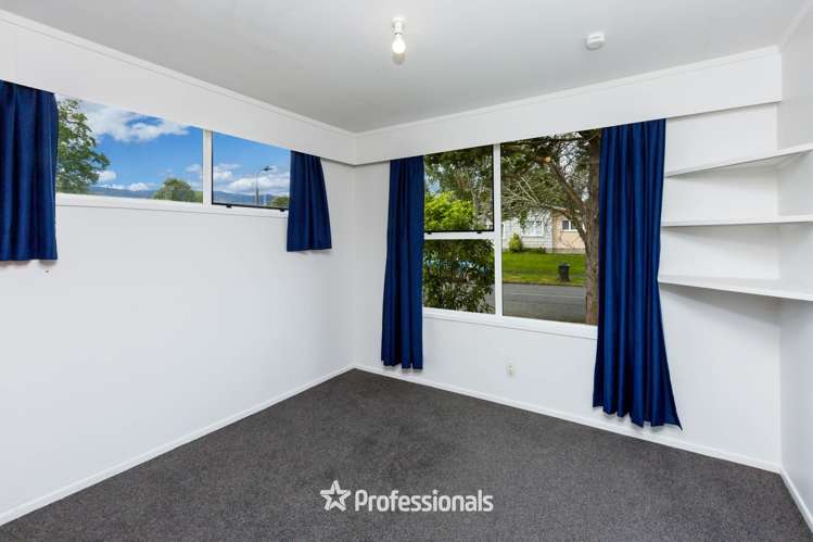33 Larchmont Grove Totara Park_9