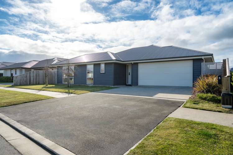 5 Whitehorn Drive_0