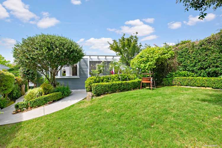 18 Glenfern Road Mellons Bay_10