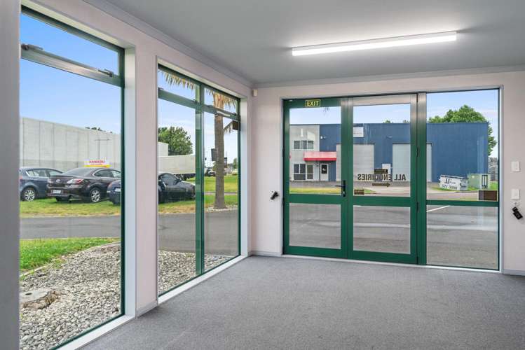 Unit 1/2a Ashley Place Papamoa_3