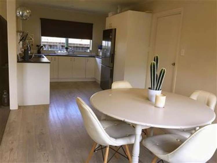 11b Springs Road Parakai_14