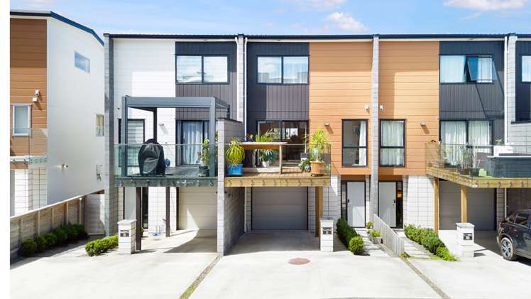 8 Meritage Lane Te Atatu South_23