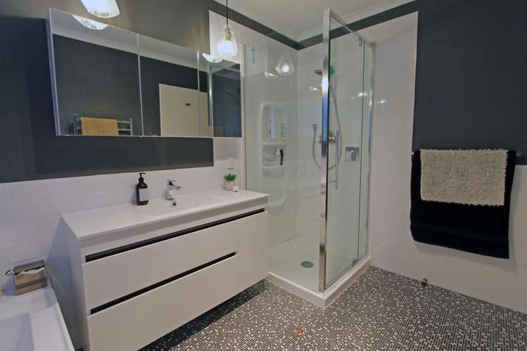 2/45 Mere Road Taupo_7