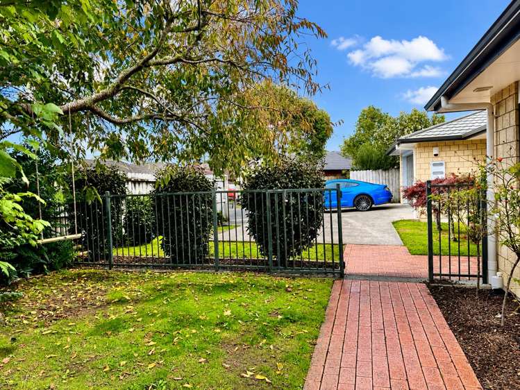 68 South Kensington Way_2