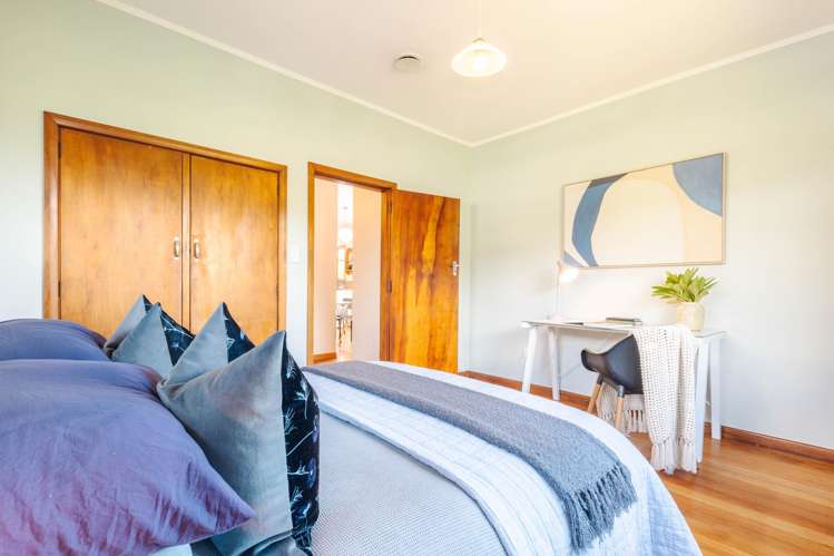 26 Jenner Road Toi Toi_11