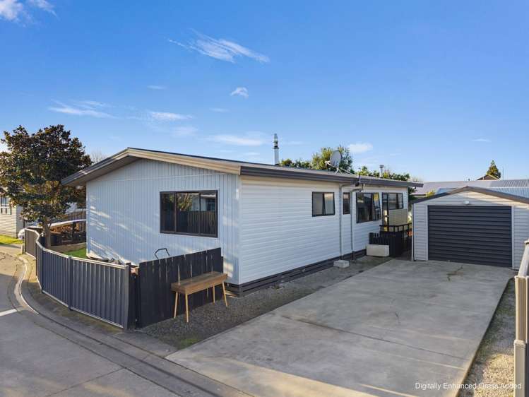 702B Park Road South Akina_13