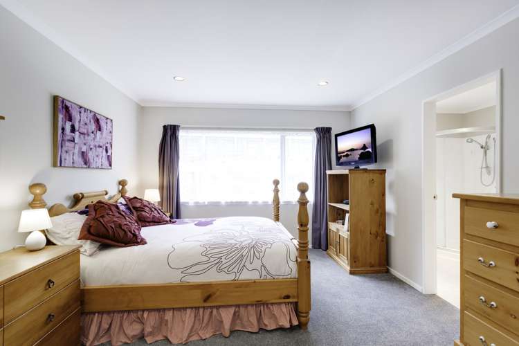 6 Ronald Scott Grove Riverstone Terraces_9