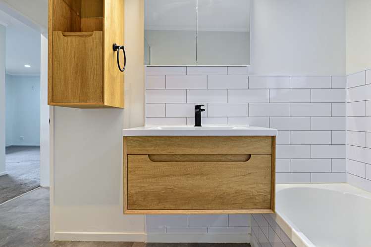 87 Dixon Road Glenview_14