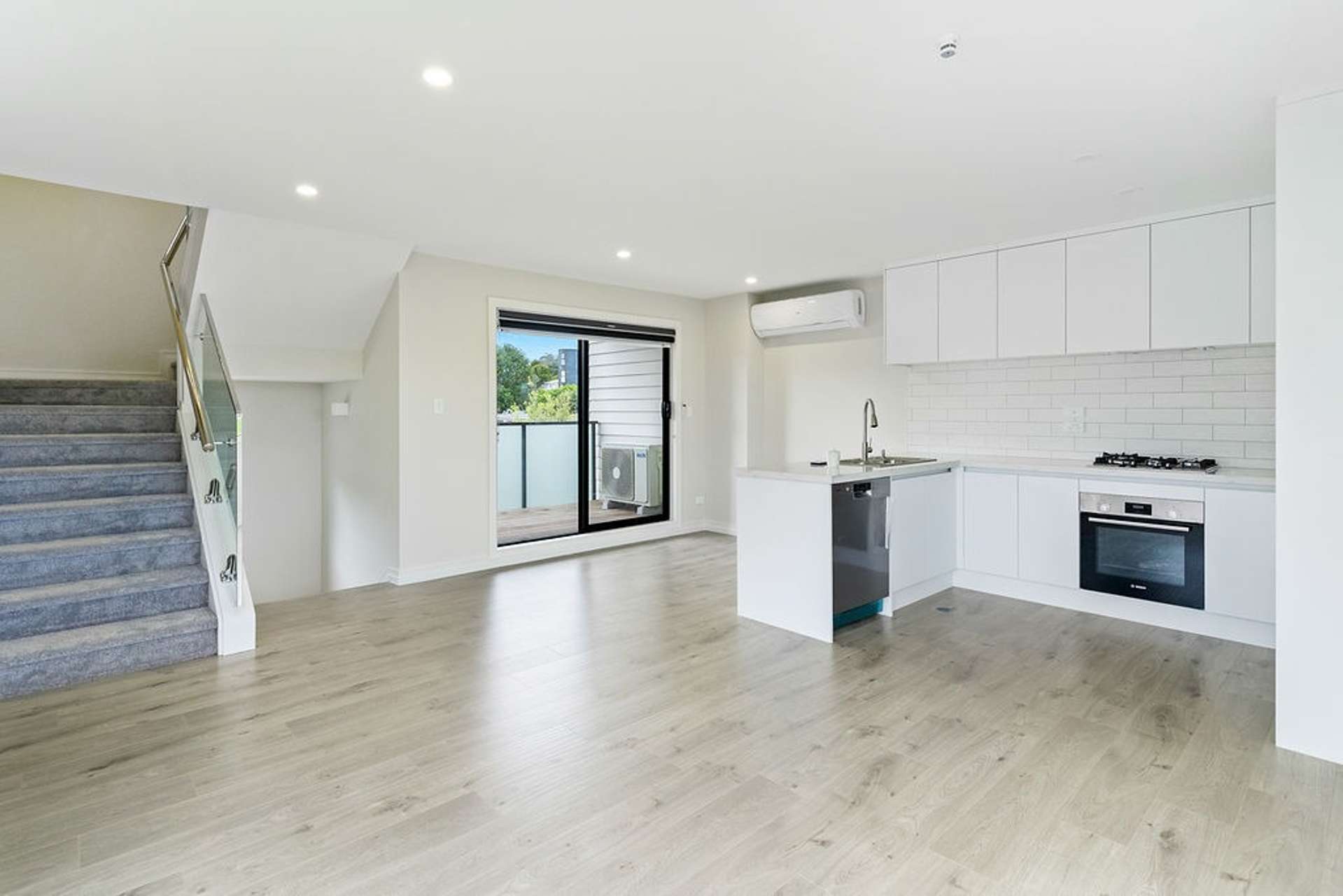 1/8 Knight Avenue Mount Albert_0