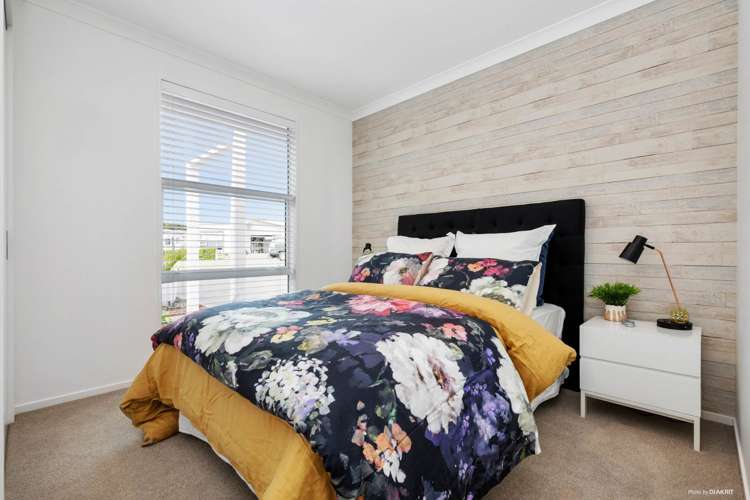 1 Lydiard Place Beachlands_13