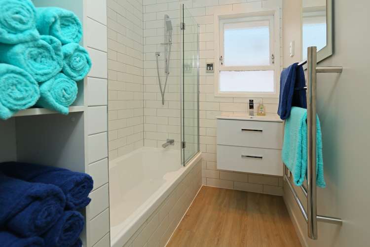 124 Flanshaw Road Te Atatu South_19