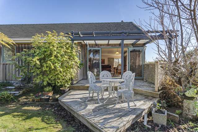 95a Barrett Road Whalers Gate_2