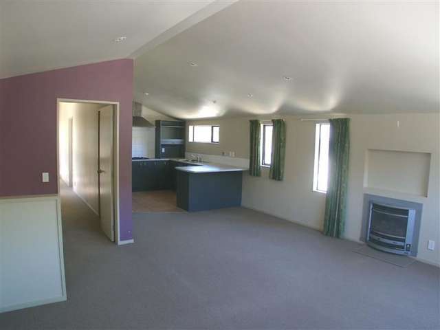 90 Amesbury Drive Churton Park_1